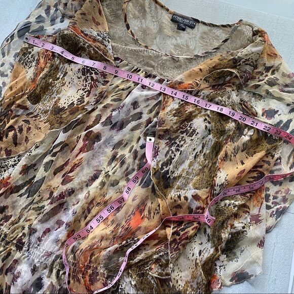 Sheer Leopard and Lace Flutter Sleeve 3X Top - Picture 5 of 8